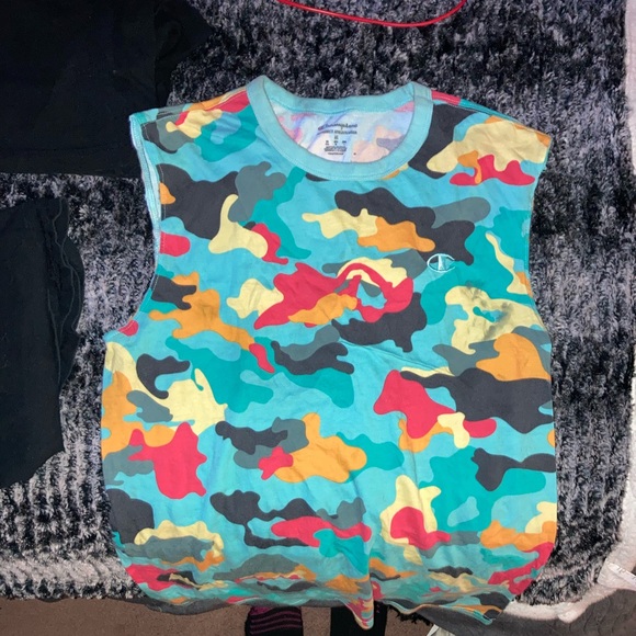 Shirts - Picture 3 of 7